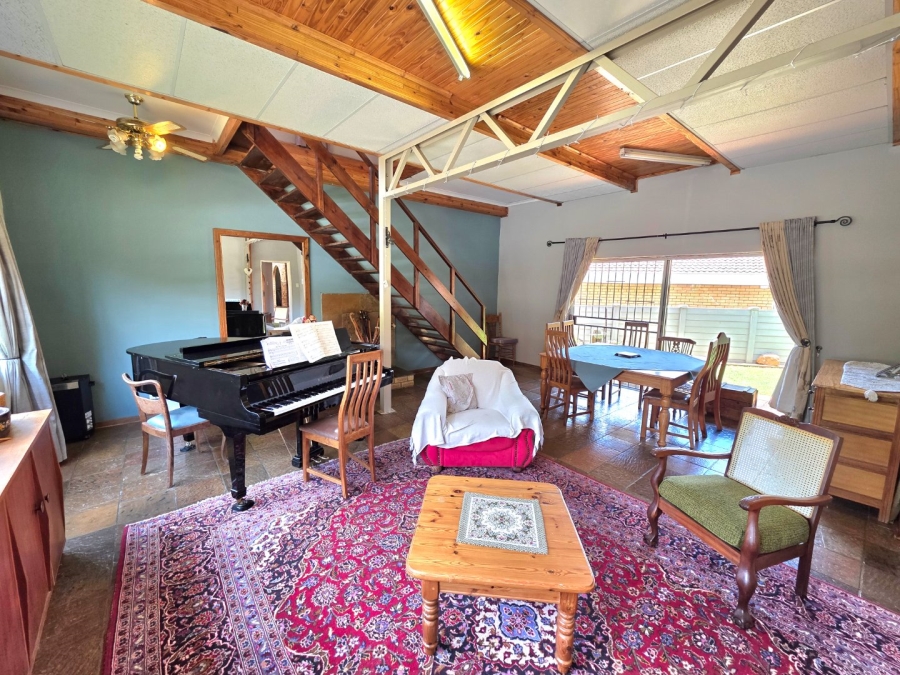 5 Bedroom Property for Sale in Panorama Free State